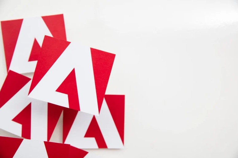 Création graphique pour TPE et artisans en Provence avec affiches et supports print